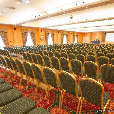 호텔 Bay Conference & Leisure Centre 4*