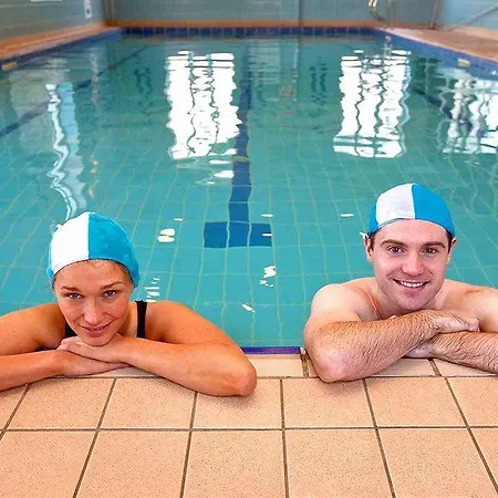 Bay Conference & Leisure Centre 4*