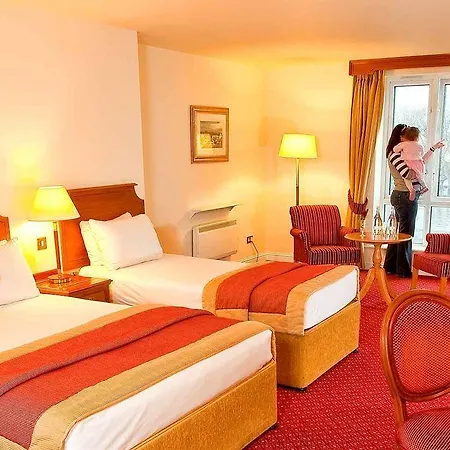 Bay Conference & Leisure Centre 호텔 4*