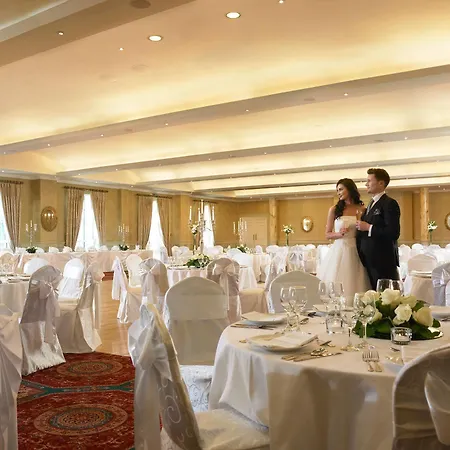 Bay Conference & Leisure Centre 호텔