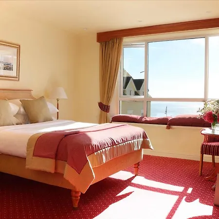 Hotel Bay Conference & Leisure Centre 4*